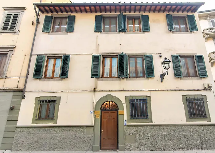 Affittacamere Cennini 6 *