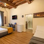 Πανσιόν Cennini 6 *